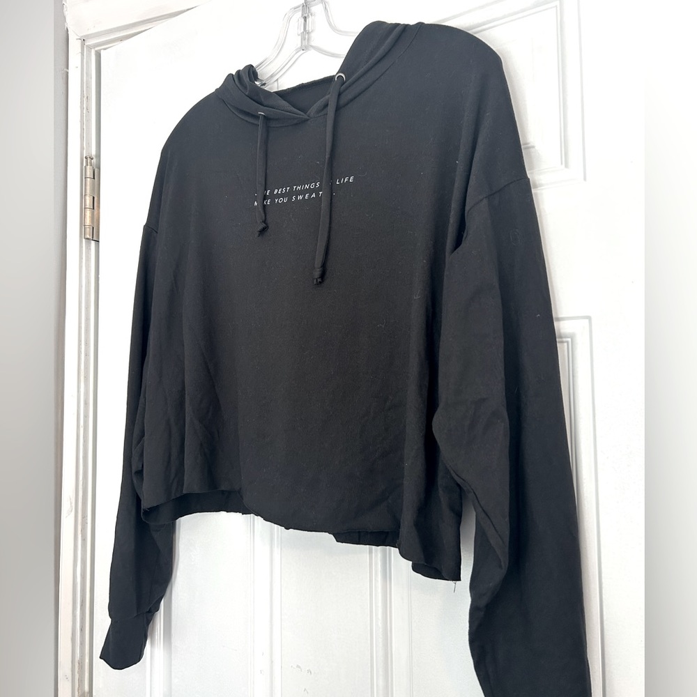 SUPER CUTE Athletic Black Sweatshirt 🖤